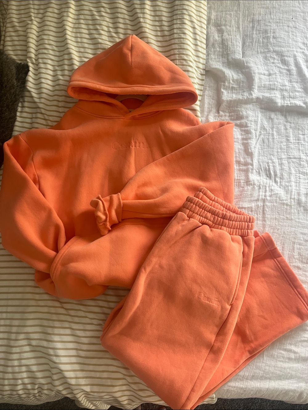 Comfrt coral/orange matching set